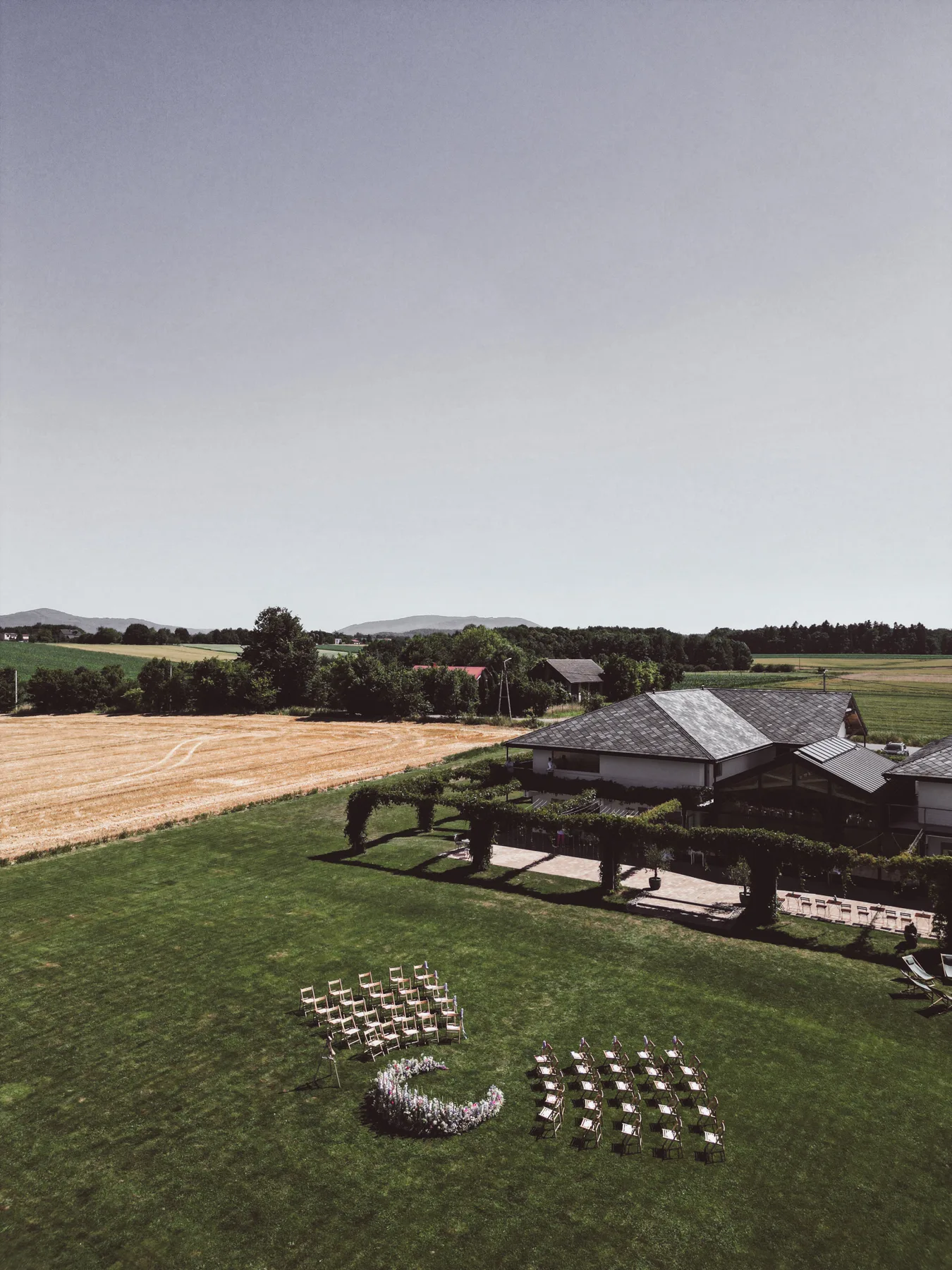 Widok z góry na restaurację Willa Słoneczna.